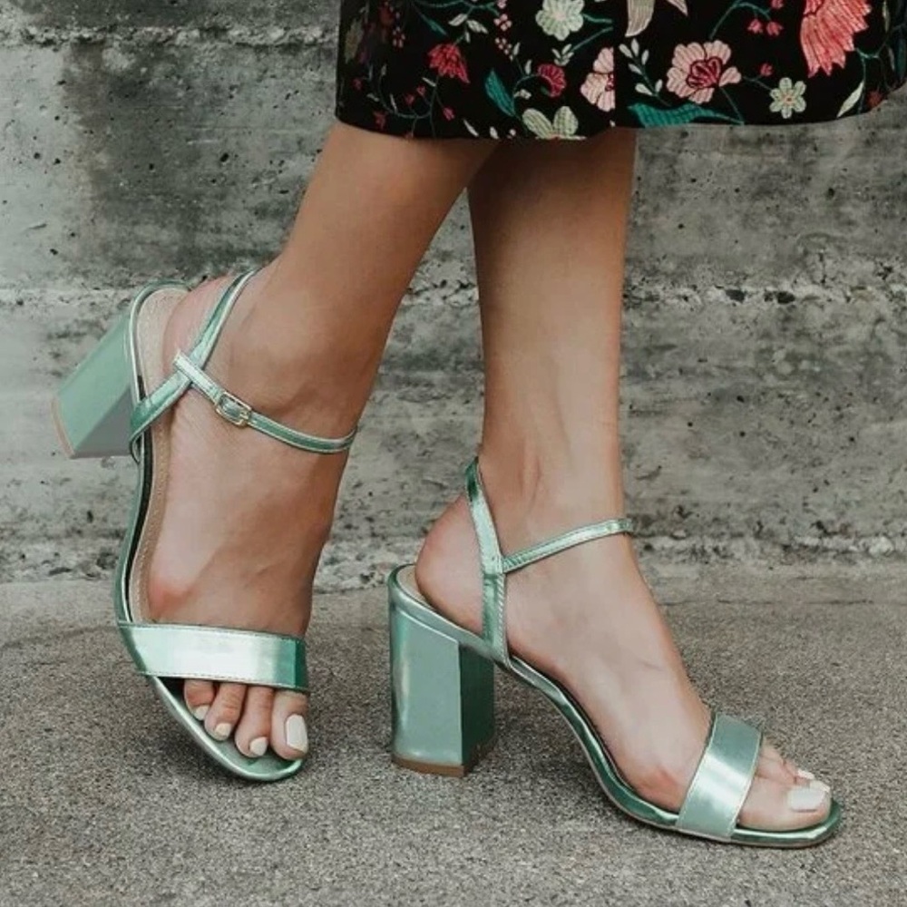 NEW In Box Lulus Arya Metallic Green Block Heels